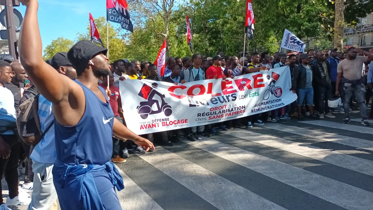 L'intersyndicale des livreurs interpelle le gouvernement sur la situation des sans-papiers UBERisés